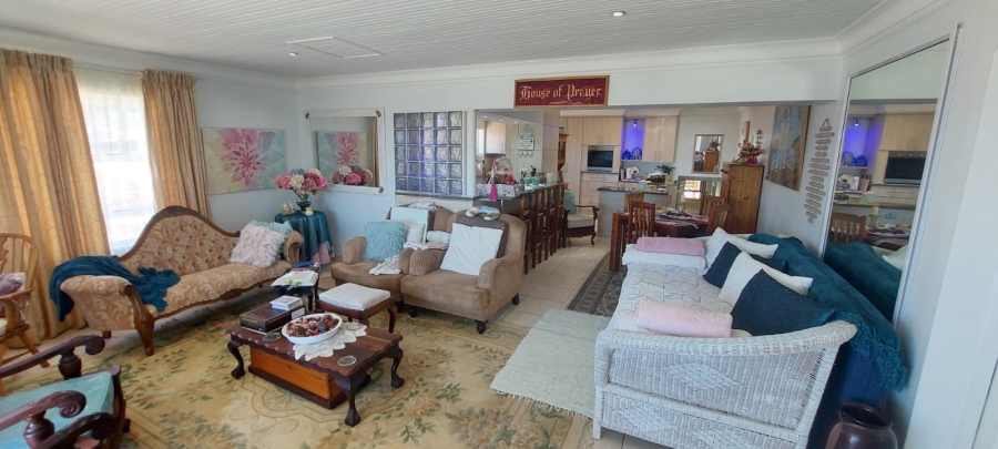 4 Bedroom Property for Sale in Wavecrest Eastern Cape